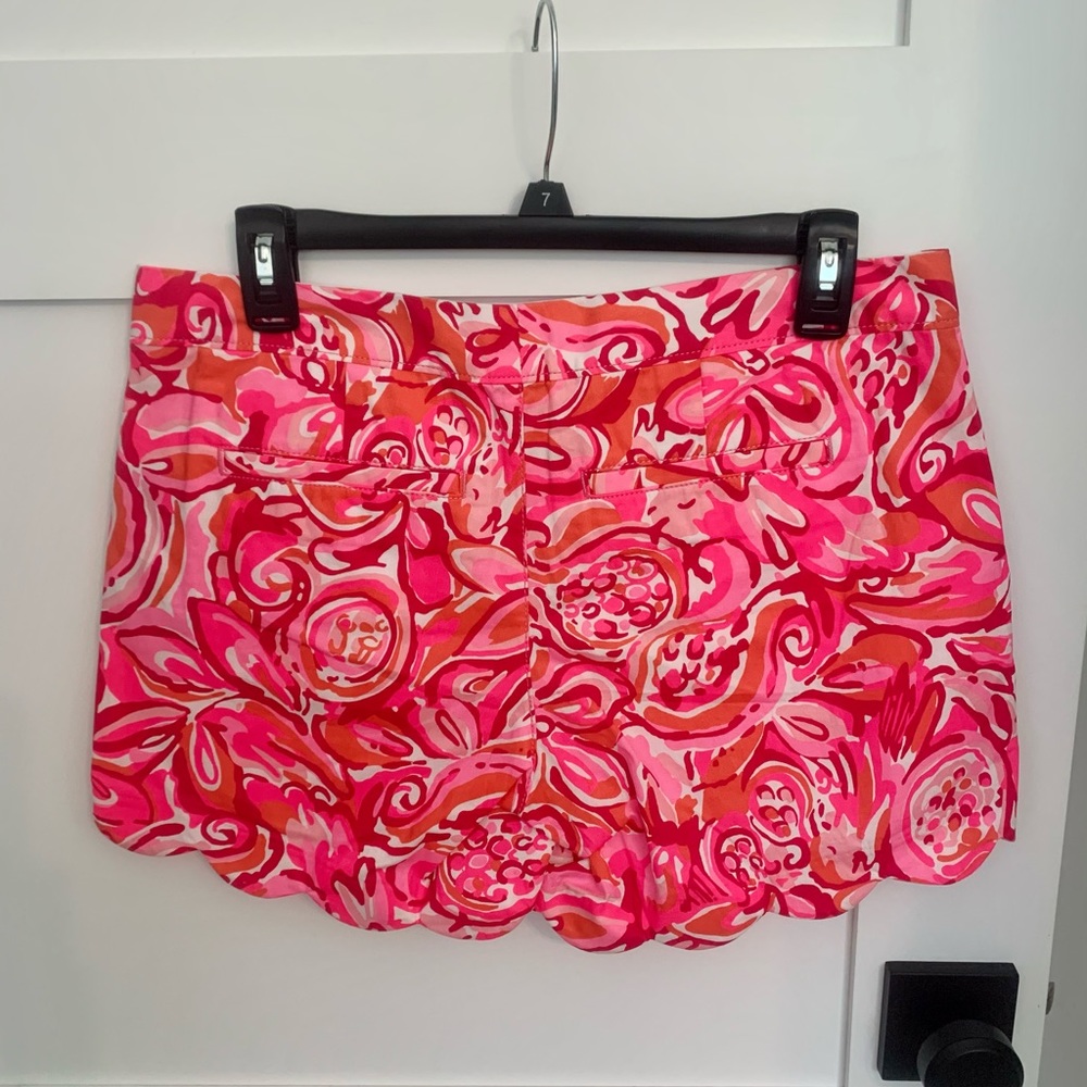 🌸 Lilly Pulitzer Buttercup shorts 🌸 - Picture 2 of 3